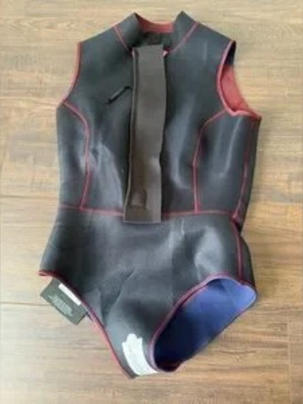 Cynthia Rowley Byron Wetsuit - Picture 11 of 12